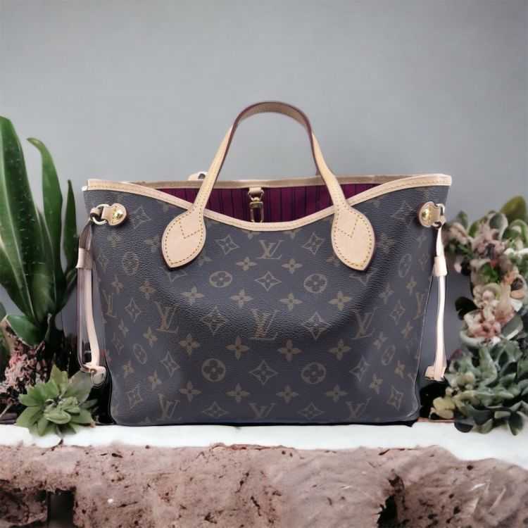 Louis Vuitton Neverull PM