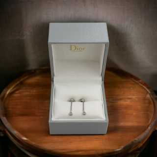 Boucles d’oreille Dior