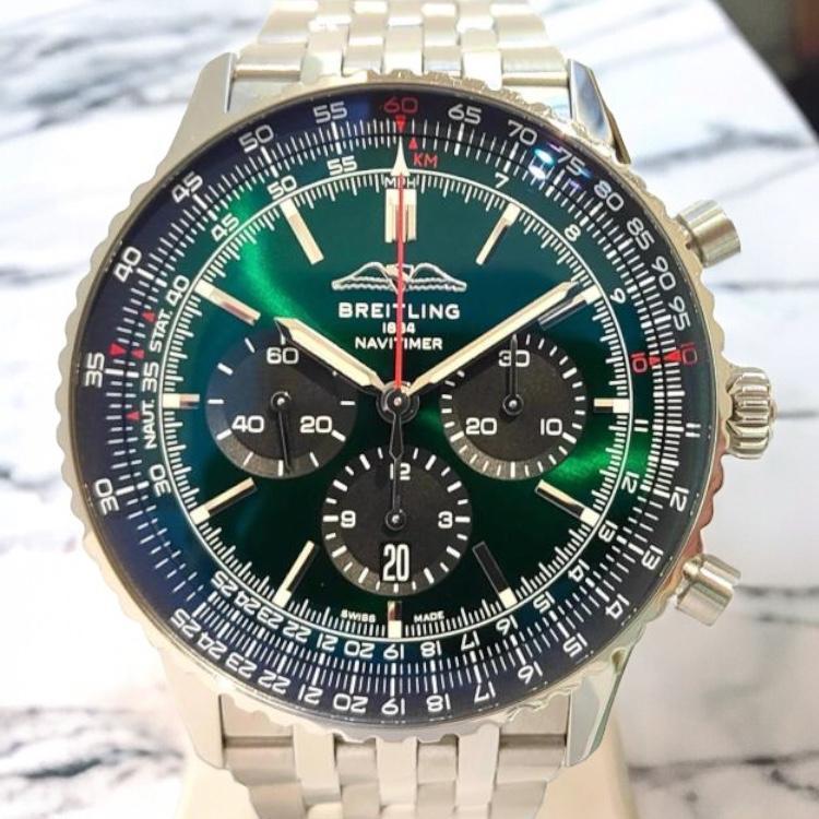 Breitling Navitimer B01 Chronograph 46 Green Dial