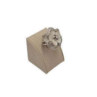 BAGUE FLEUR EN DIAMANTS ET NACRE EDOUARD NAHUM