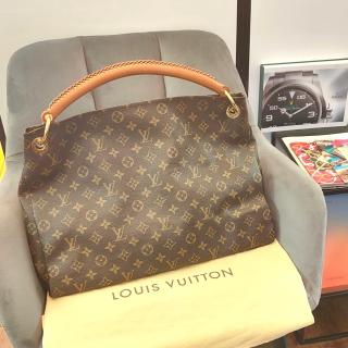 Sac porté Épaule Louis Vuitton Artsy MM